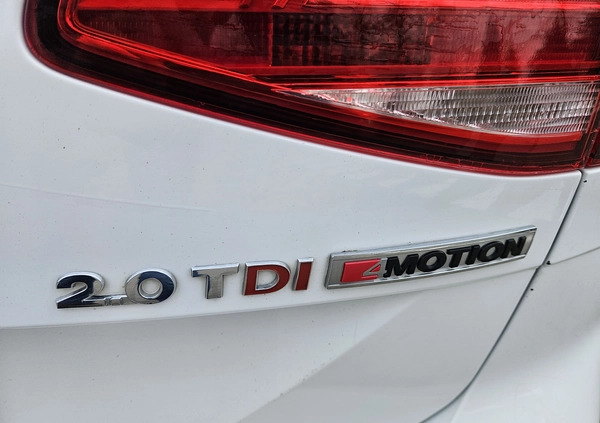Volkswagen Passat cena 59900 przebieg: 221000, rok produkcji 2016 z Łobez małe 596
